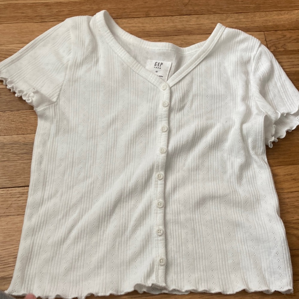 Gap teen tee shirt